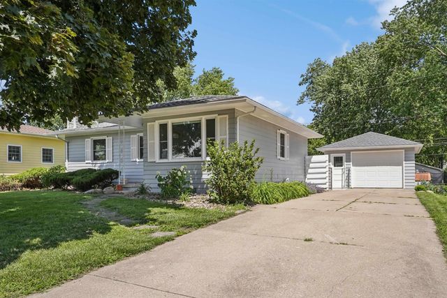 1245 Deloris Drive, Waterloo, IA 50701