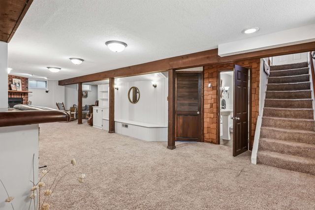 1245 Deloris Drive, Waterloo, IA 50701