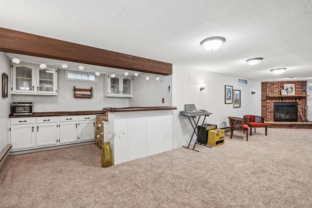 1245 Deloris Drive, Waterloo, IA 50701