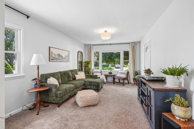 1245 Deloris Drive, Waterloo, IA 50701