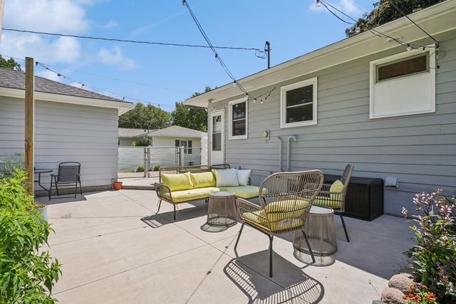 1245 Deloris Drive, Waterloo, IA 50701