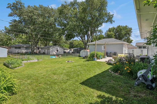 1245 Deloris Drive, Waterloo, IA 50701