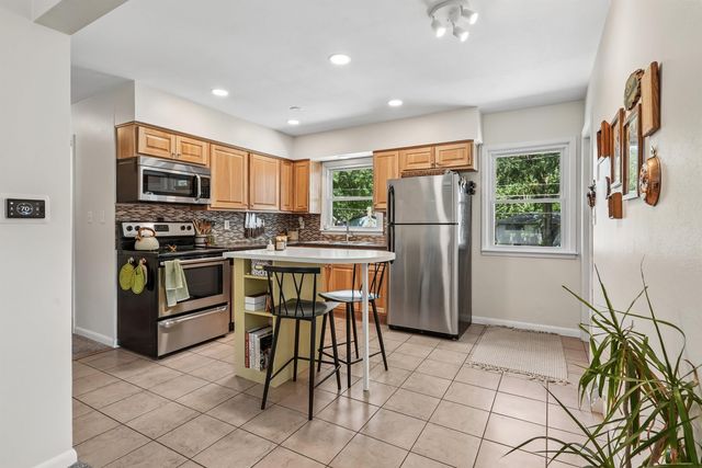 1245 Deloris Drive, Waterloo, IA 50701