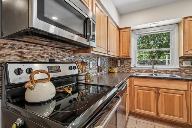 1245 Deloris Drive, Waterloo, IA 50701