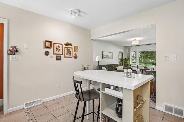 1245 Deloris Drive, Waterloo, IA 50701