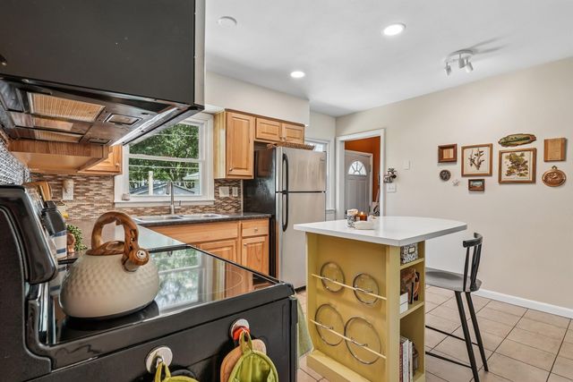 1245 Deloris Drive, Waterloo, IA 50701