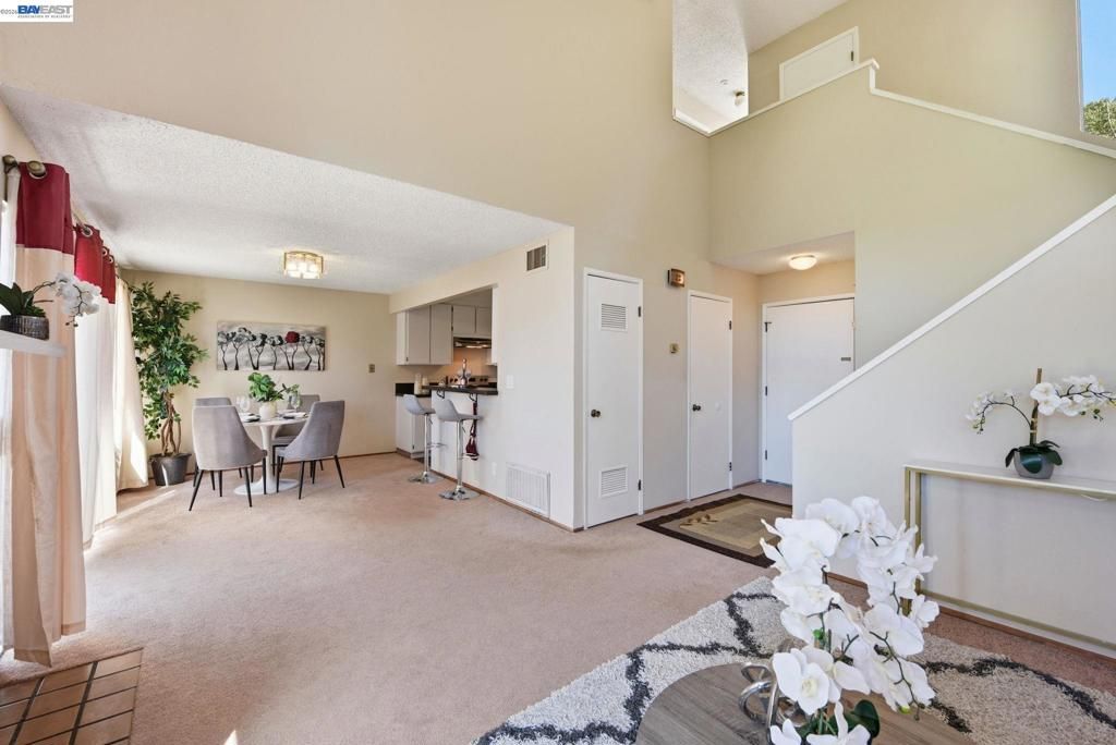 Image 9 of property listing at 27773 Pistachio Ct, Hayward, CA 94544