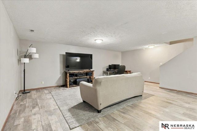 5115 S 194th Avenue, Omaha, NE 68135