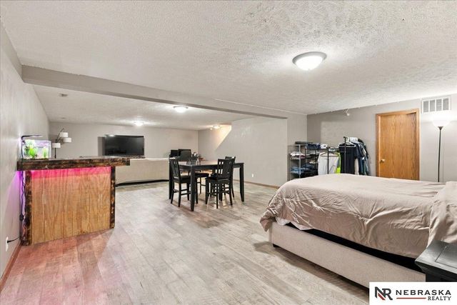 5115 S 194th Avenue, Omaha, NE 68135
