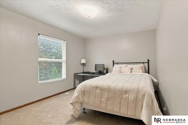 5115 S 194th Avenue, Omaha, NE 68135