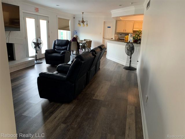 35851 Thornton Drive, Sterling Heights, MI 48310