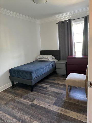 35851 Thornton Drive, Sterling Heights, MI 48310