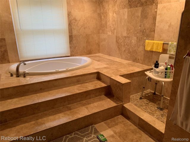 35851 Thornton Drive, Sterling Heights, MI 48310