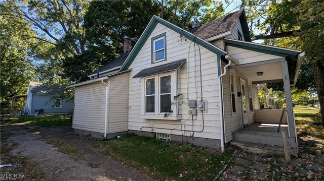 653 Sumner Street, Akron, OH 44311