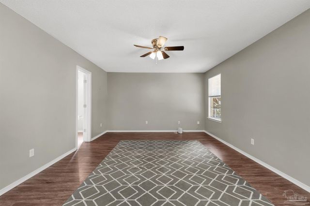 5499 Chantilly Cir, Milton, FL 32583