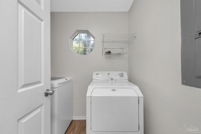 5499 Chantilly Cir, Milton, FL 32583