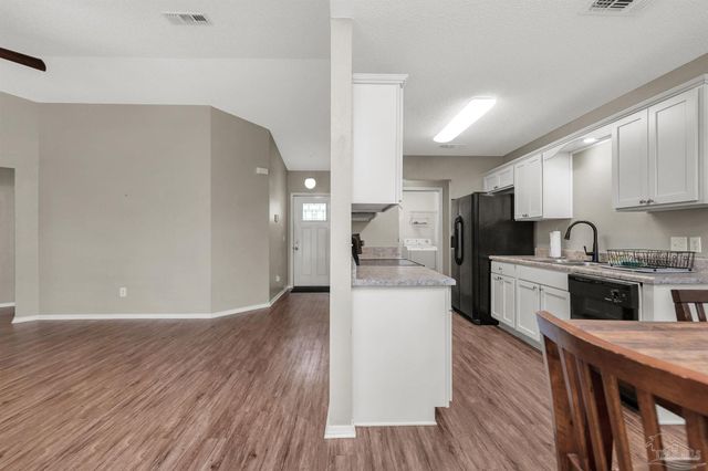 5499 Chantilly Cir, Milton, FL 32583