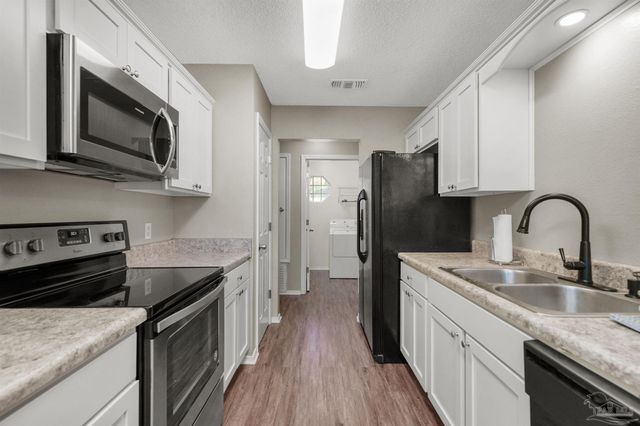 5499 Chantilly Cir, Milton, FL 32583