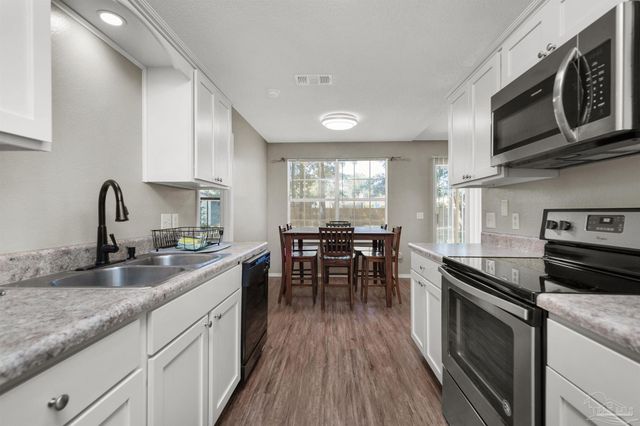 5499 Chantilly Cir, Milton, FL 32583