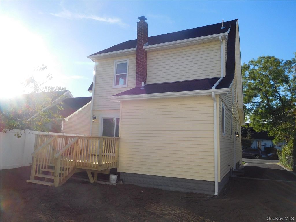 35 Fairview Avenue, Oceanside, NY 11572 — photo 4