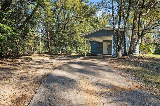 1920 Karen Lane, Tallahassee, FL 32304