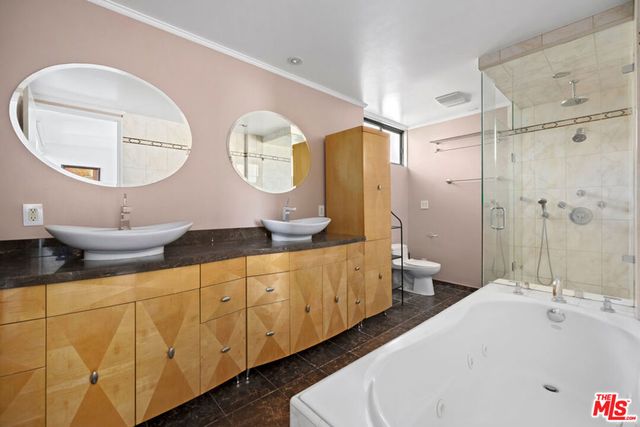 1100 Alta Loma Road 701, West Hollywood, CA 90069