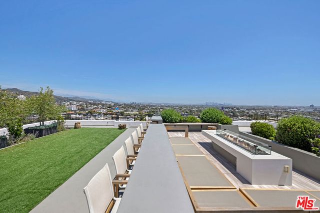 1100 Alta Loma Road 701, West Hollywood, CA 90069