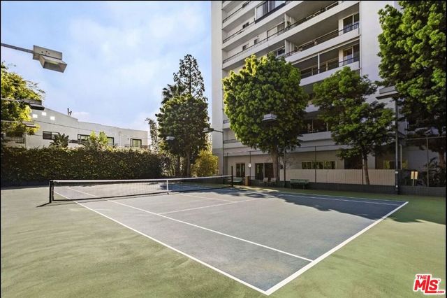 1100 Alta Loma Road 701, West Hollywood, CA 90069