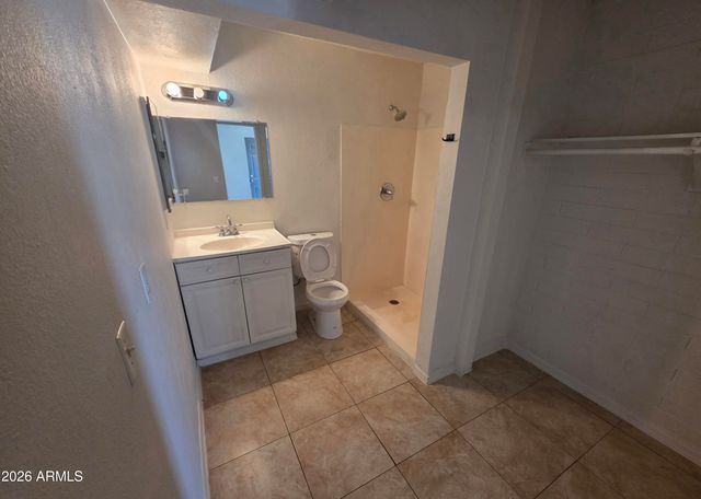 5841 W MACKENZIE Drive, Phoenix, AZ 85031