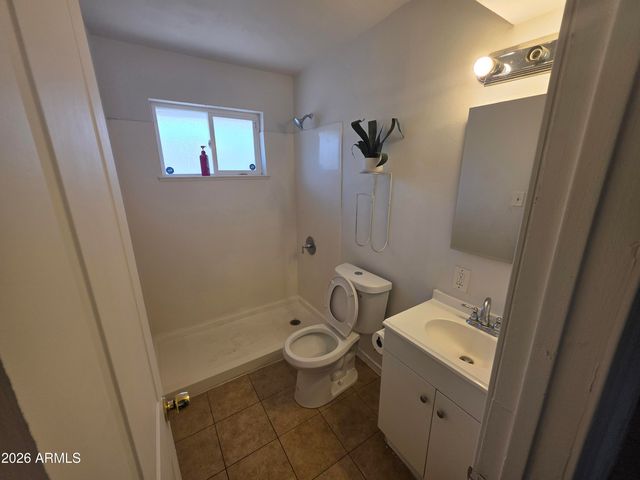 5841 W MACKENZIE Drive, Phoenix, AZ 85031
