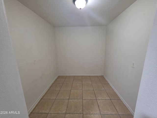 5841 W MACKENZIE Drive, Phoenix, AZ 85031