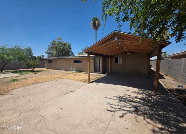 5841 W MACKENZIE Drive, Phoenix, AZ 85031