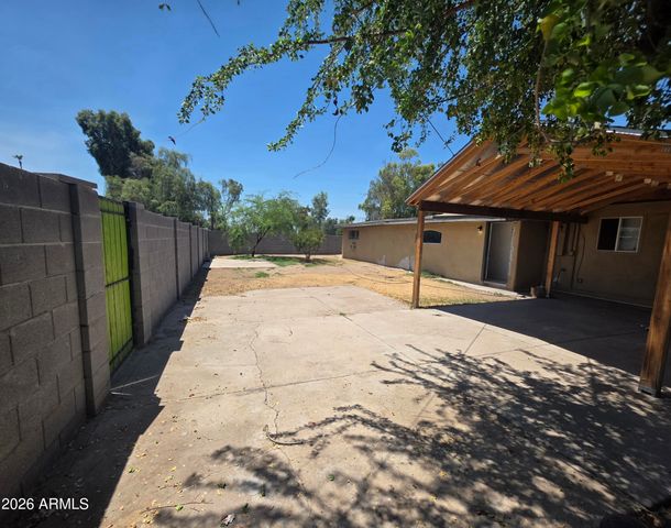 5841 W MACKENZIE Drive, Phoenix, AZ 85031