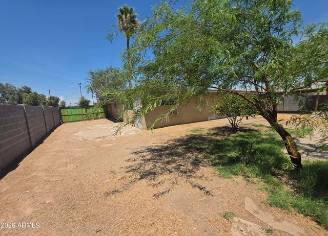 5841 W MACKENZIE Drive, Phoenix, AZ 85031