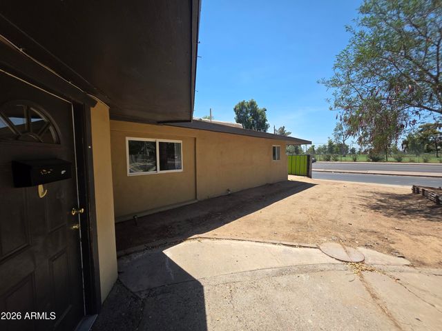 5841 W MACKENZIE Drive, Phoenix, AZ 85031