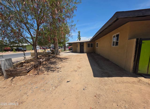 5841 W MACKENZIE Drive, Phoenix, AZ 85031