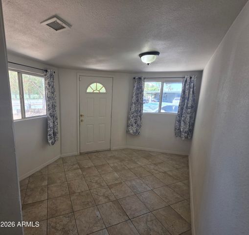 5841 W MACKENZIE Drive, Phoenix, AZ 85031