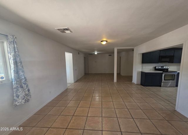5841 W MACKENZIE Drive, Phoenix, AZ 85031