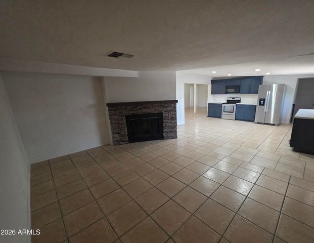 5841 W MACKENZIE Drive, Phoenix, AZ 85031