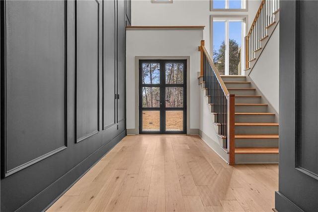 6084 BLUEWATER Boulevard, Gainesville, GA 30506