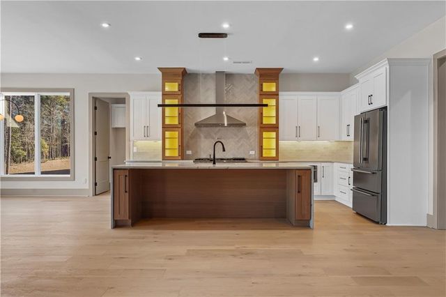 6084 BLUEWATER Boulevard, Gainesville, GA 30506