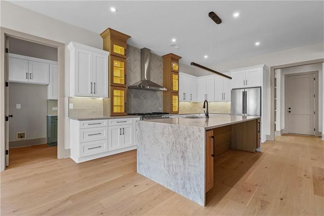 6084 BLUEWATER Boulevard, Gainesville, GA 30506