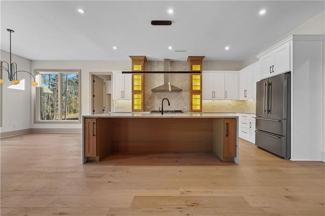 6084 BLUEWATER Boulevard, Gainesville, GA 30506