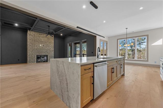 6084 BLUEWATER Boulevard, Gainesville, GA 30506