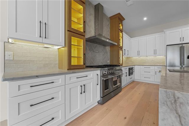 6084 BLUEWATER Boulevard, Gainesville, GA 30506