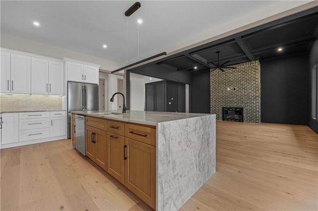 6084 BLUEWATER Boulevard, Gainesville, GA 30506