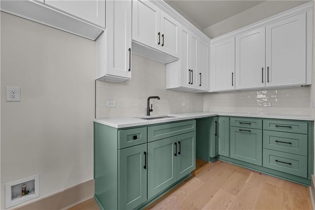 6084 BLUEWATER Boulevard, Gainesville, GA 30506