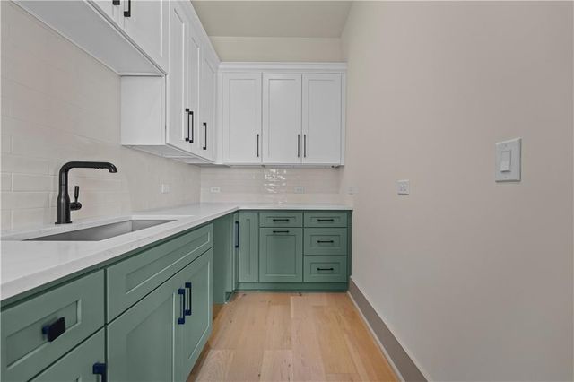 6084 BLUEWATER Boulevard, Gainesville, GA 30506