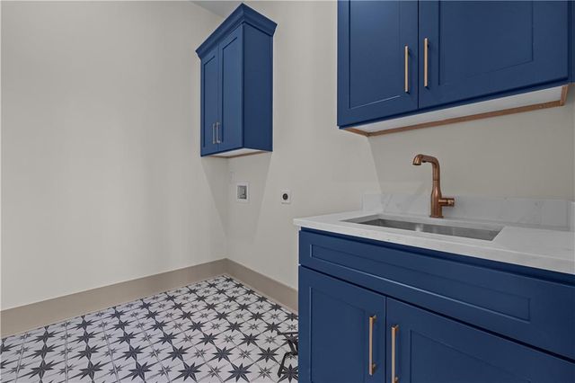 6084 BLUEWATER Boulevard, Gainesville, GA 30506