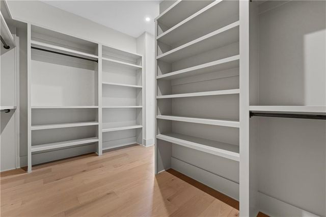 6084 BLUEWATER Boulevard, Gainesville, GA 30506